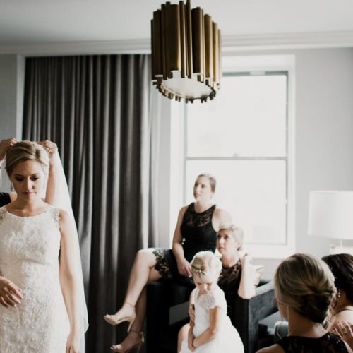 mom puts brides veil on by Dayton Ohio Photographer Kera Estep