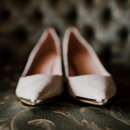 close up of bride's shoes by Dayton Ohio Wedding Photographer Josh Ohms