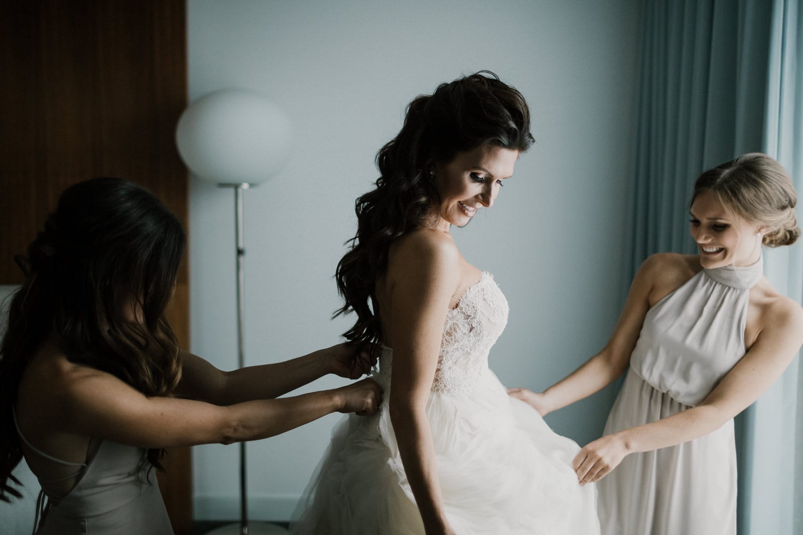 bride getting ready at Franklin Park Conservatory Wedding by Columbus Wedding Photographer