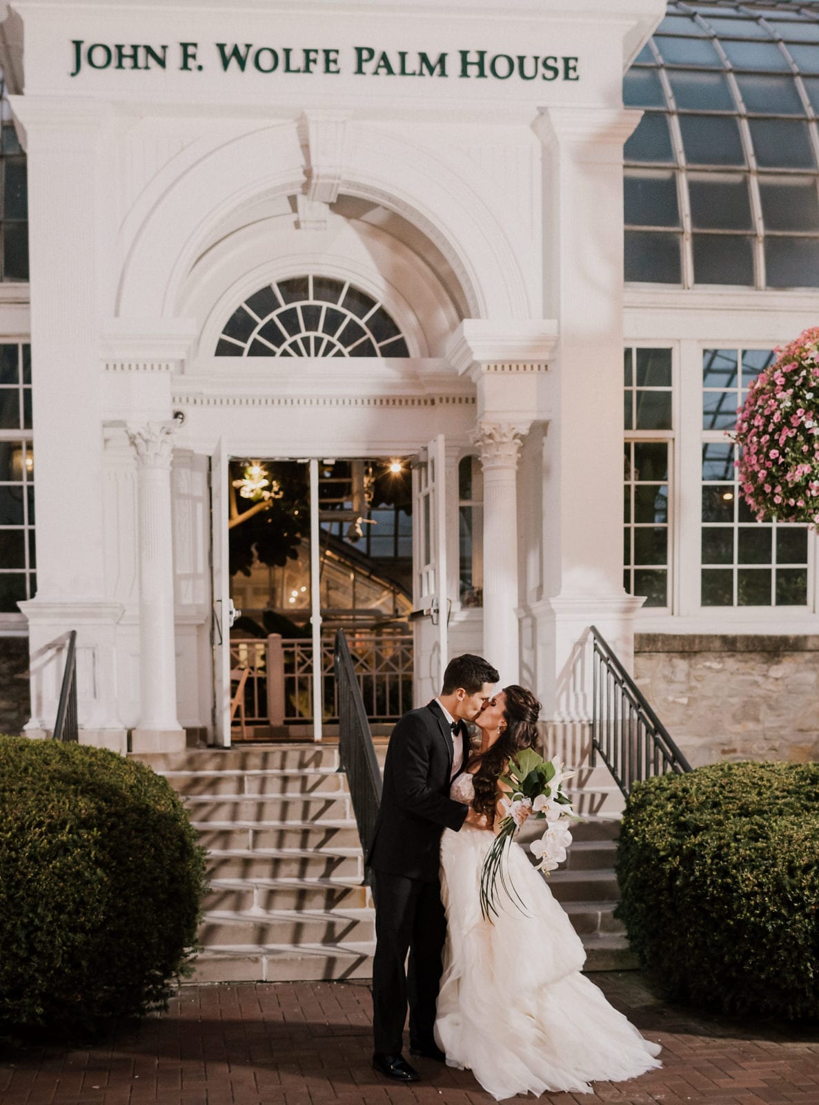 bride and groom kiss at Franklin Park Conservatory Wedding by Columbus Wedding Photographer