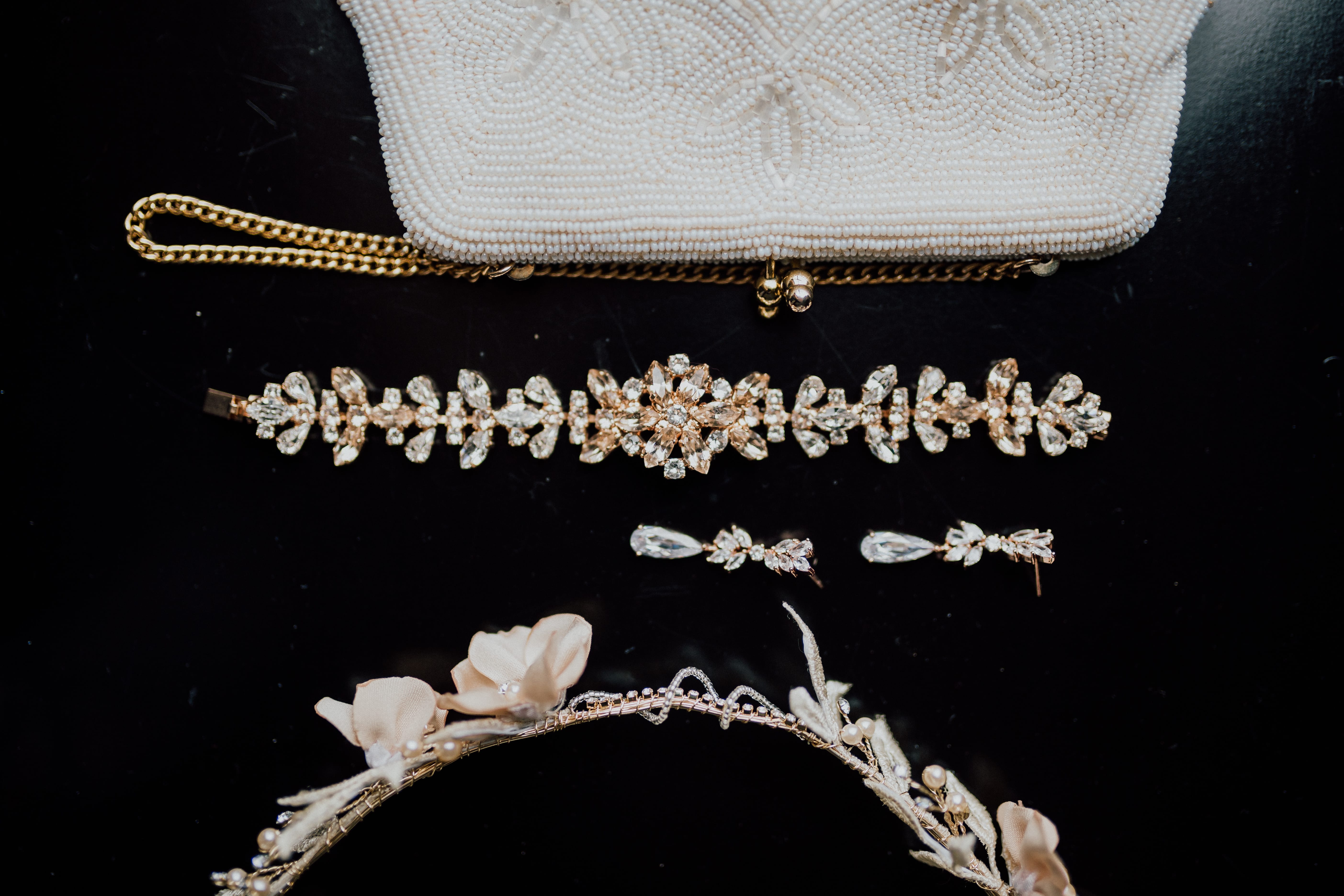 Bridal details and jewelry